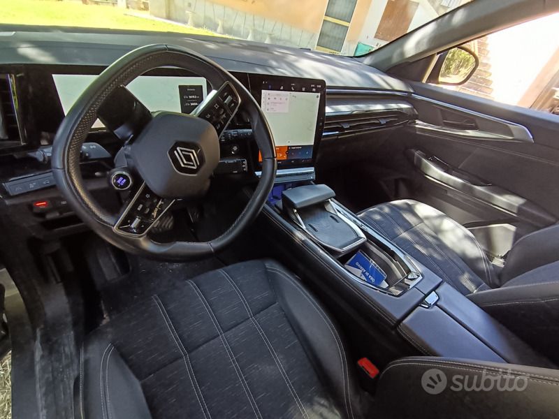 Usata Renault Austral Techno 199 CV (146 kW) 2023 Grigio SUV