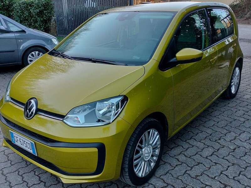 Usata VW up! Move 68 CV (50 kW) 2021 Oro Utilitaria