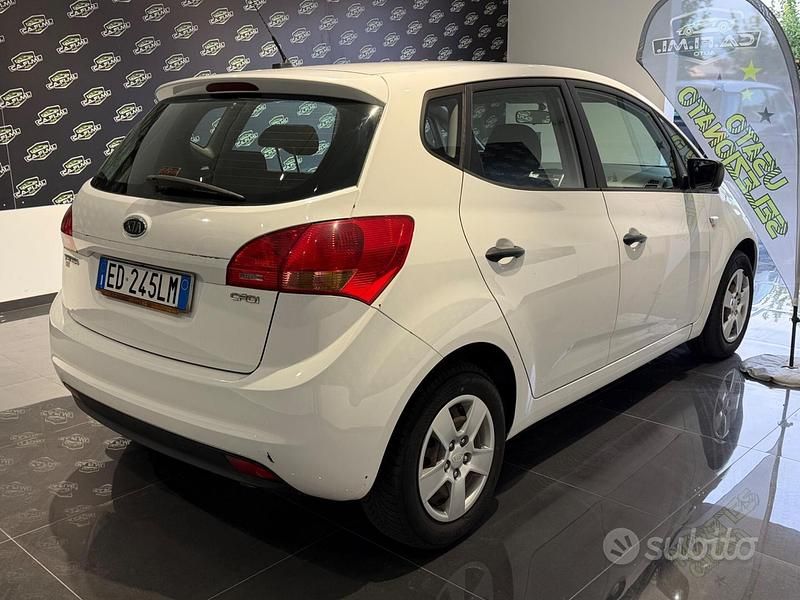 Usata Kia Venga LX 77 CV (56 kW) 2010 Bianco Utilitaria