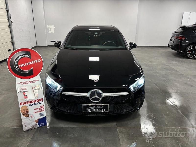 Usata Mercedes A180 Premium 116 CV (85 kW) 2019 Nero Berlina