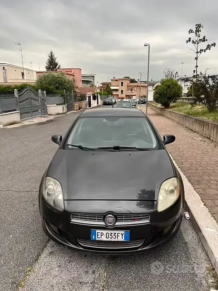 Usata Fiat Bravo Easy 120 CV (88 kW) 2012 Grigio Utilitaria