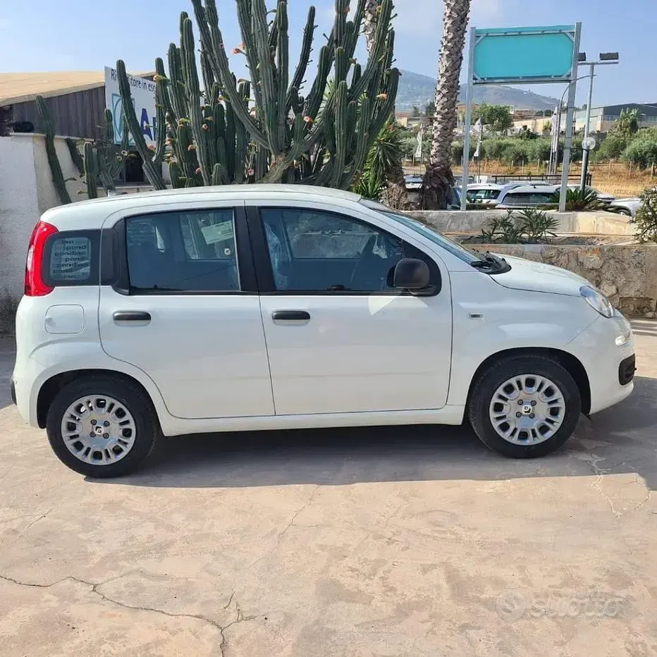 Nuova Fiat Panda Icon 65 CV (47 kW) 2026 Bianco Utilitaria