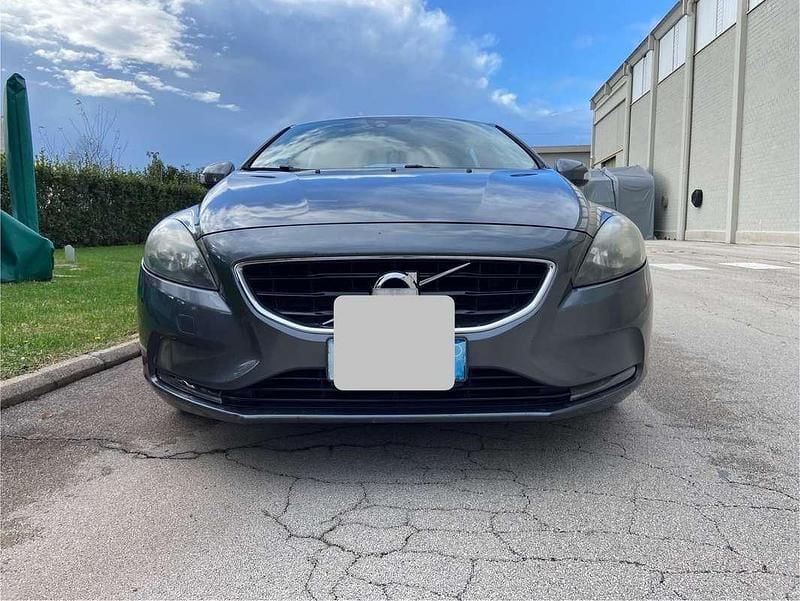 Usata Volvo V40 Business Edition 114 CV (83 kW) 2014 Grigio Berlina