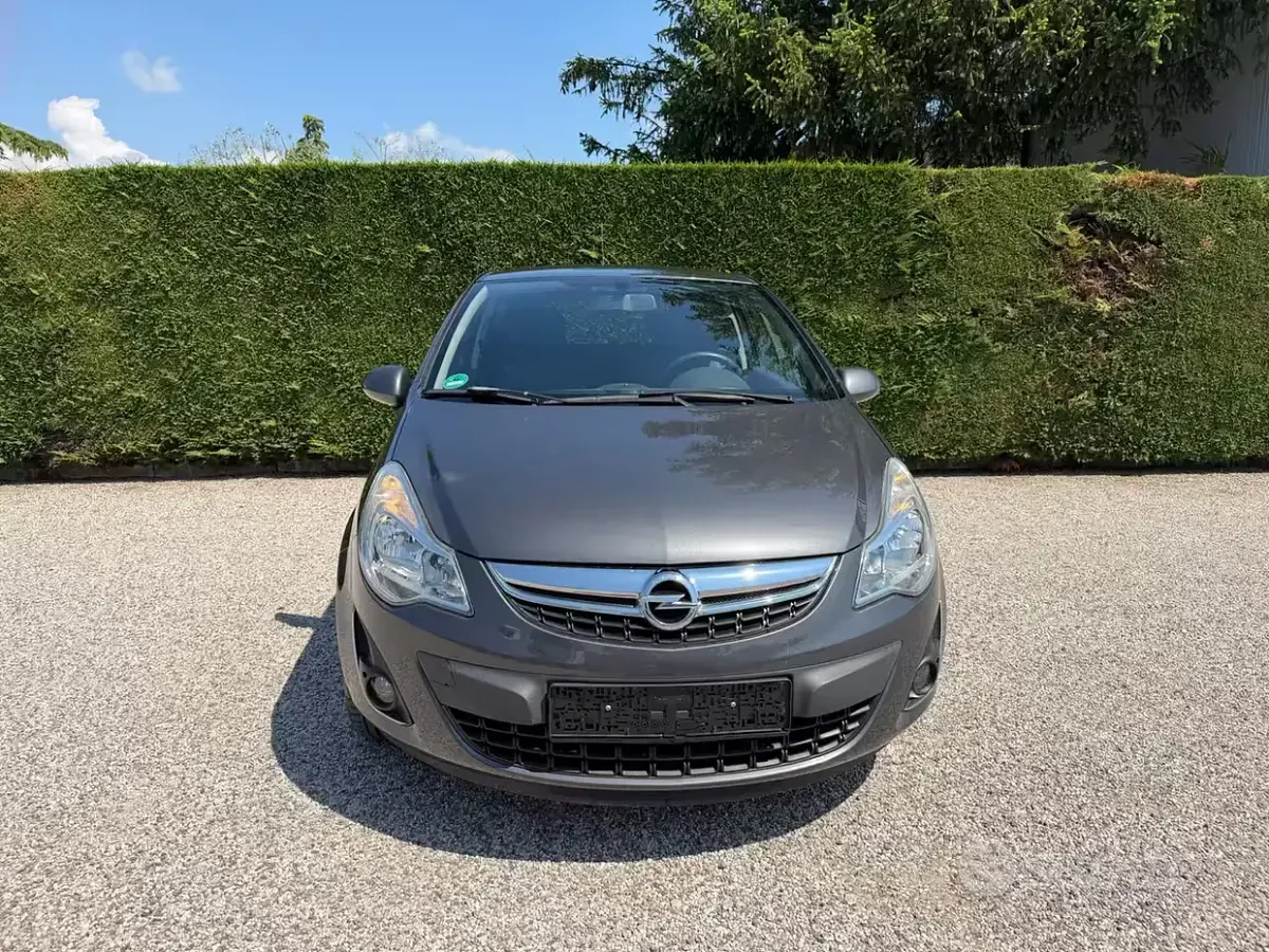 Usata Opel Corsa 85 CV (62 kW) 2011 Grigio Utilitaria