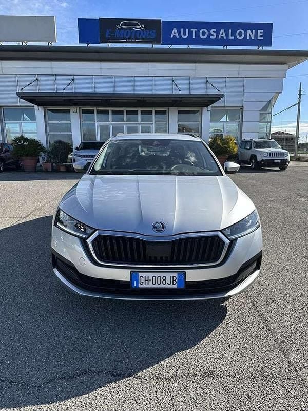 Usata Skoda Octavia Executive 116 CV (85 kW) 2021 Argento Station wagon