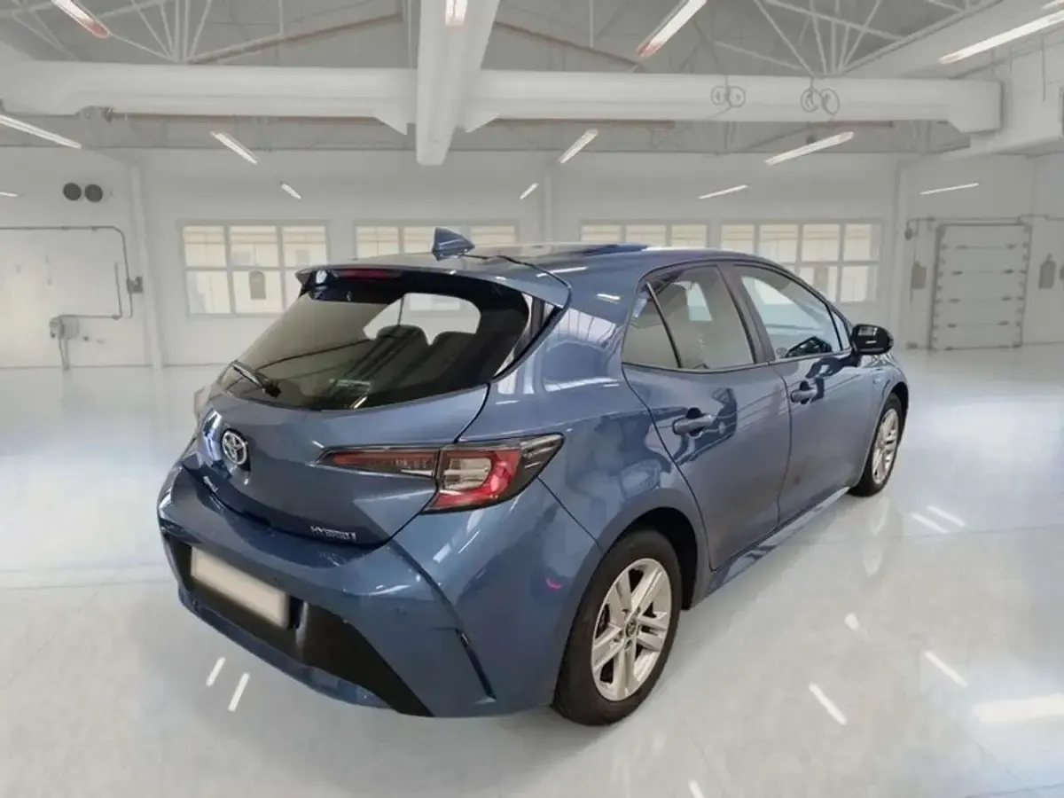 Usata Toyota Corolla Business Edition 98 CV (72 kW) 2021 Blu Berlina