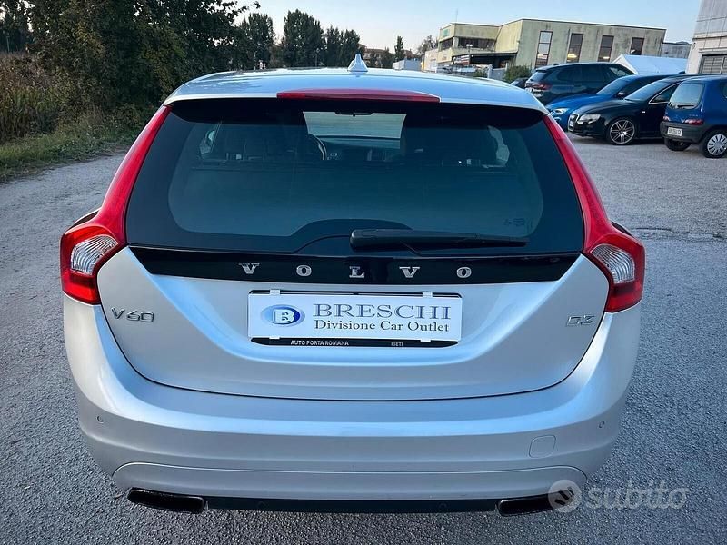 Usata Volvo V60 Kinetic 150 CV (110 kW) 2018 Argento Station wagon