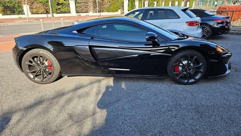 Usata McLaren 540C 540 CV (397 kW) 2018 Fire black perlato Coupé