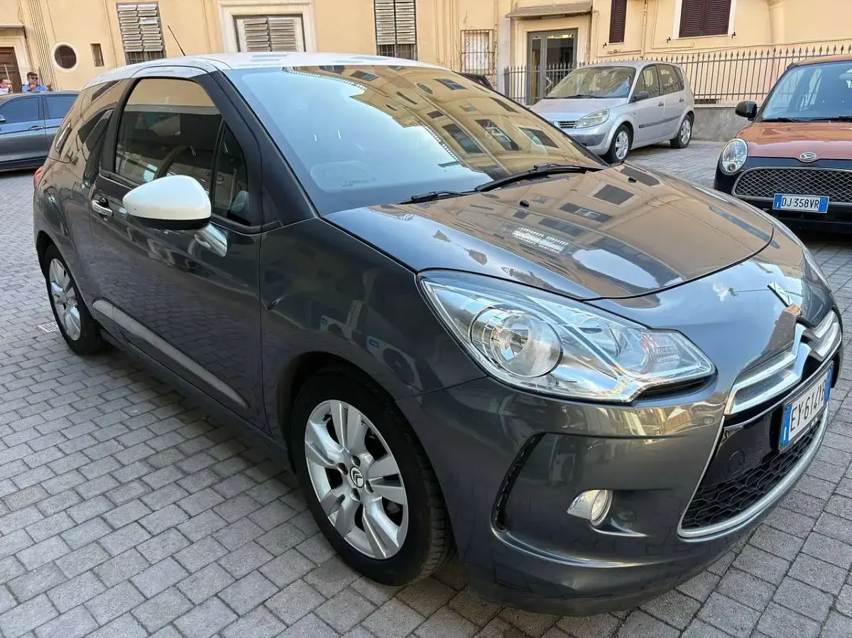 Usata Citroën DS3 So Chic 99 CV (72 kW) 2015 Grigio Berlina