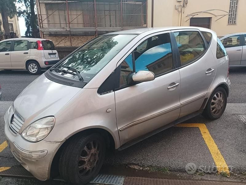 Usata Mercedes A160 102 CV (75 kW) 2001 Grigio Monovolume