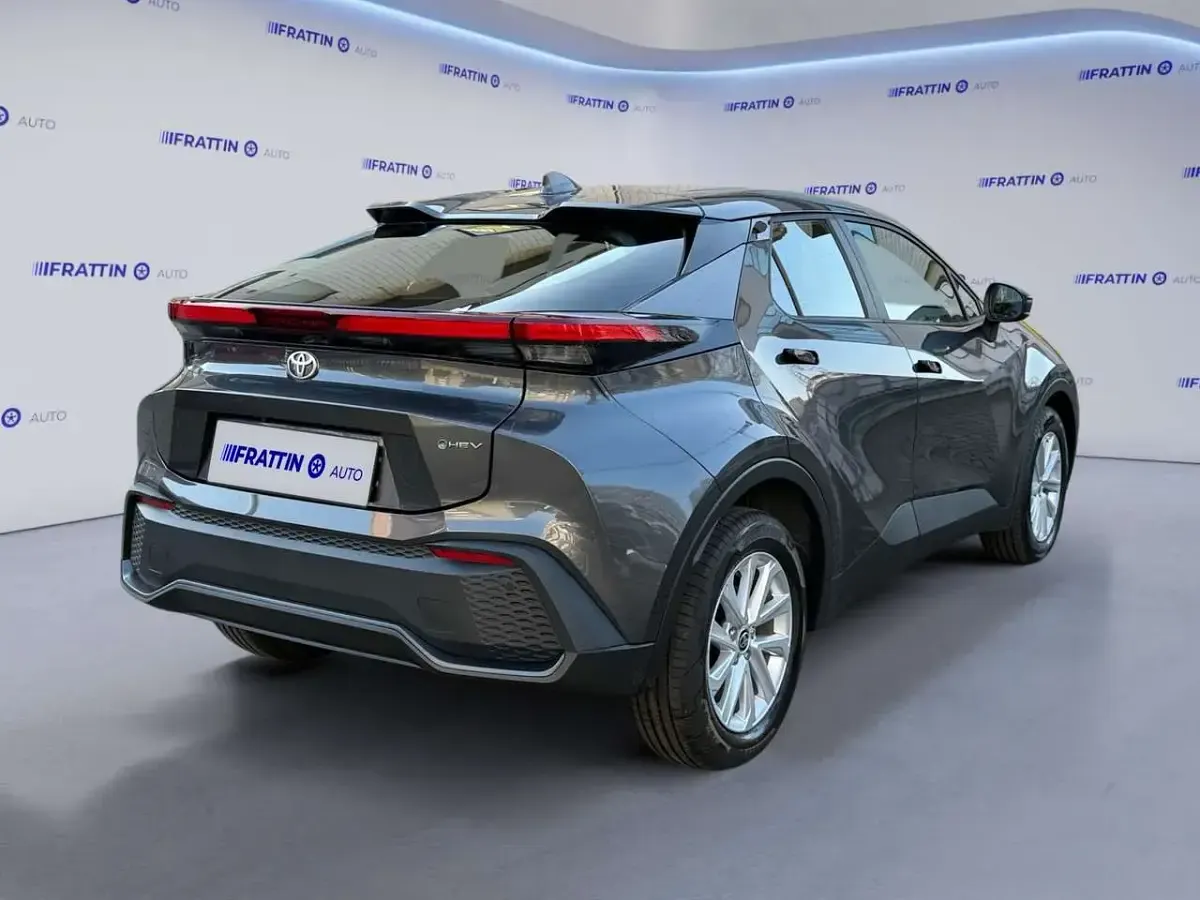 Nuova Toyota C-HR Active 98 CV (72 kW) 2026 Dark grey [1g3]  metallizzato SUV