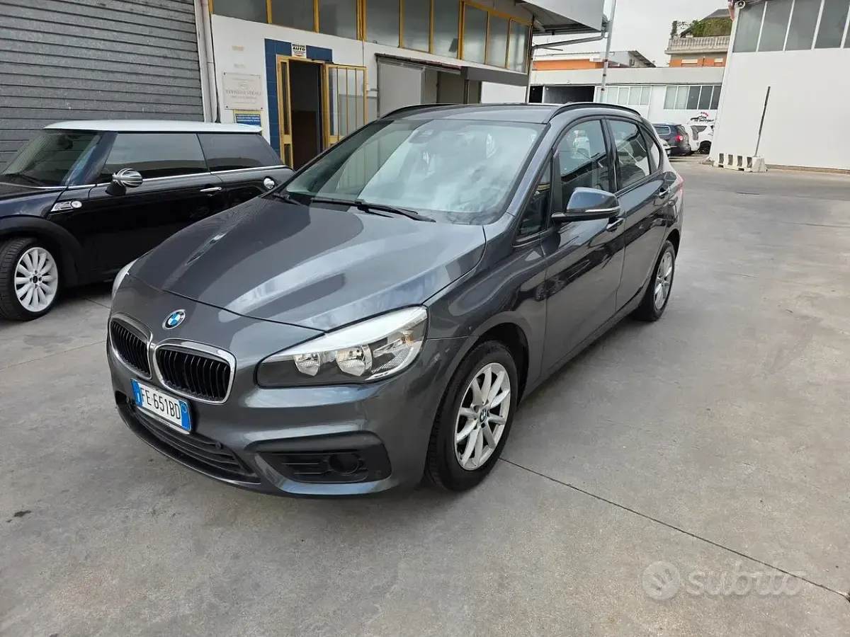 Usata BMW 214 Luxury Line 95 CV (69 kW) 2017 Grigio Station wagon