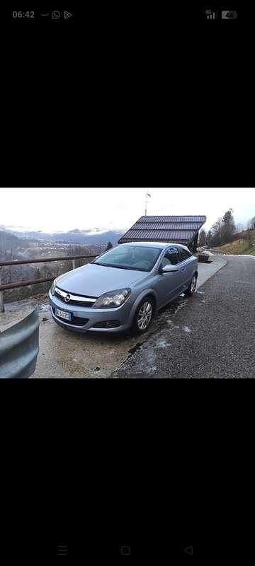 Usata 2007 Opel Astra GTC Cosmo Tre volumi | 2500 € (Buon prezzo) - Immagine 1/4