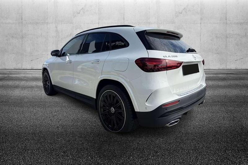 Usata Mercedes GLA200 Advanced Plus 163 CV (119 kW) 2024 Bianco SUV