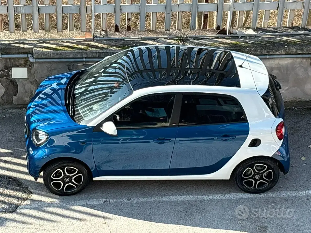 Usata Smart ForFour Prime 90 CV (66 kW) 2019 Bluazzurro Utilitaria