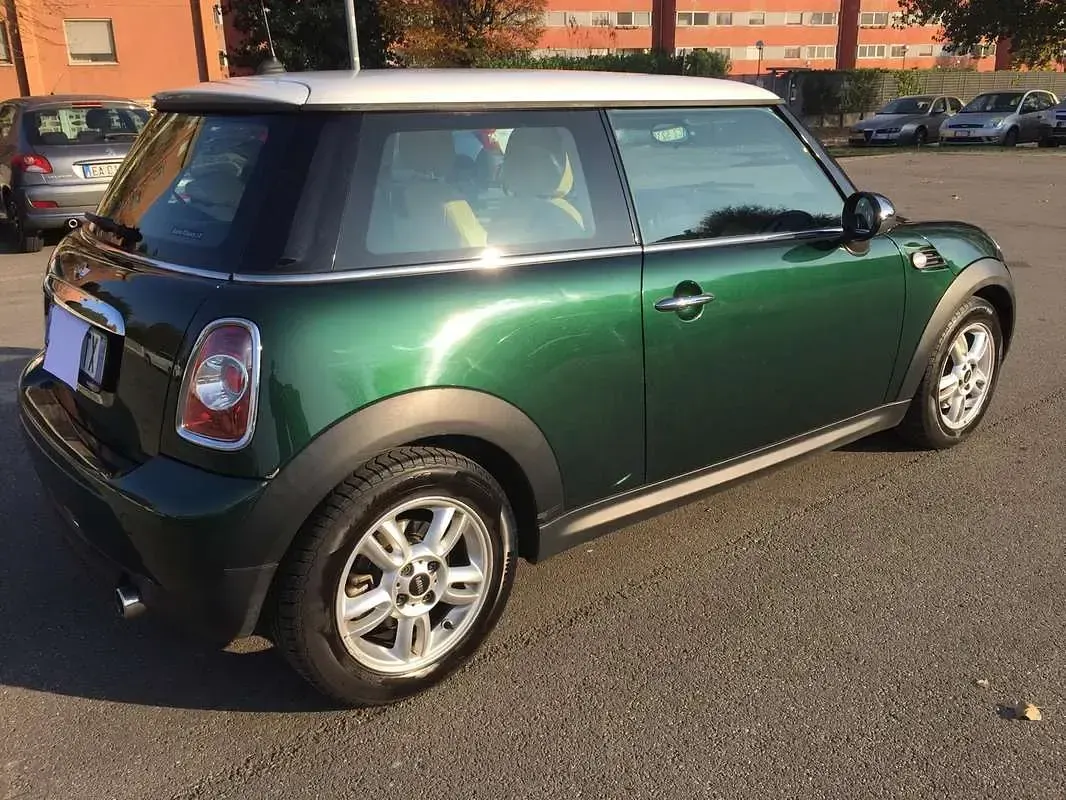 Usata Mini ONE 75 CV (55 kW) 2011 Verde Utilitaria