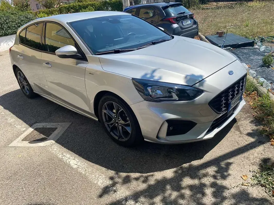 Usata Ford Focus ST-Line 120 CV (88 kW) 2019 Argento Berlina