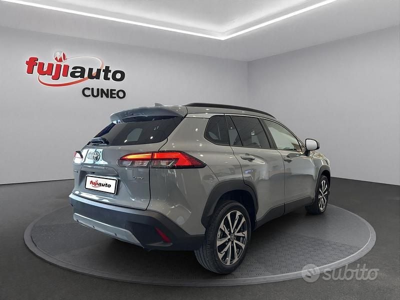 Usata Toyota Corolla Cross Trend 140 CV (102 kW) 2025 Manhattan grey SUV