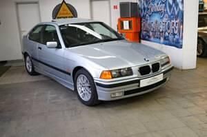 Usata BMW 323 Compact 170 CV (125 kW) 1998 Argento Utilitaria
