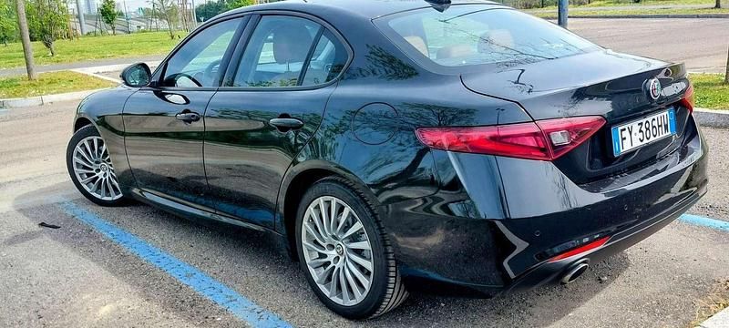 Usata Alfa Romeo Giulia Super 160 CV (117 kW) 2019 Nero Berlina