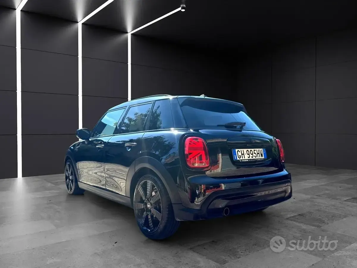 Usata Mini ONE 75 CV (55 kW) 2021 Nero Utilitaria