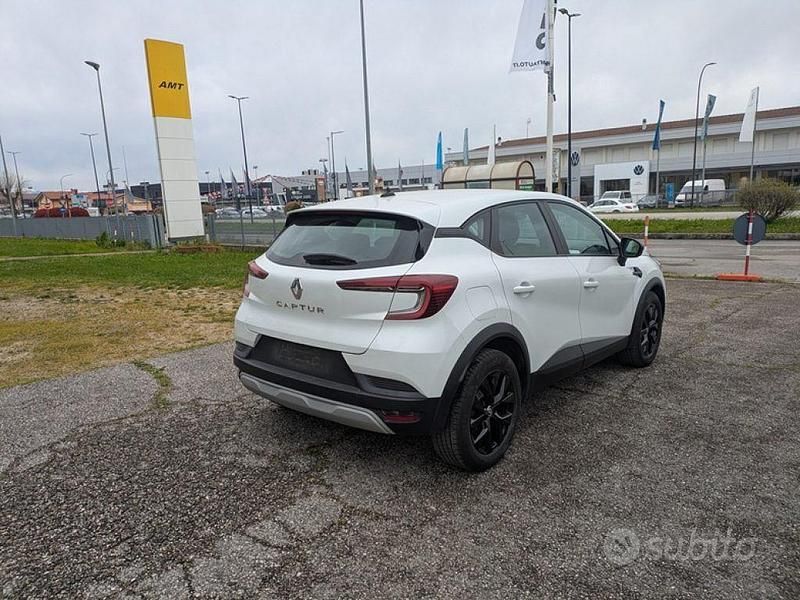 Occasion Renault Captur 101 ch (74 kW) 2023 Blanc SUV