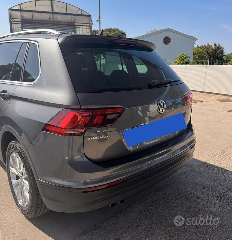 Usata VW Tiguan Business 150 CV (110 kW) 2018 Grigio SUV