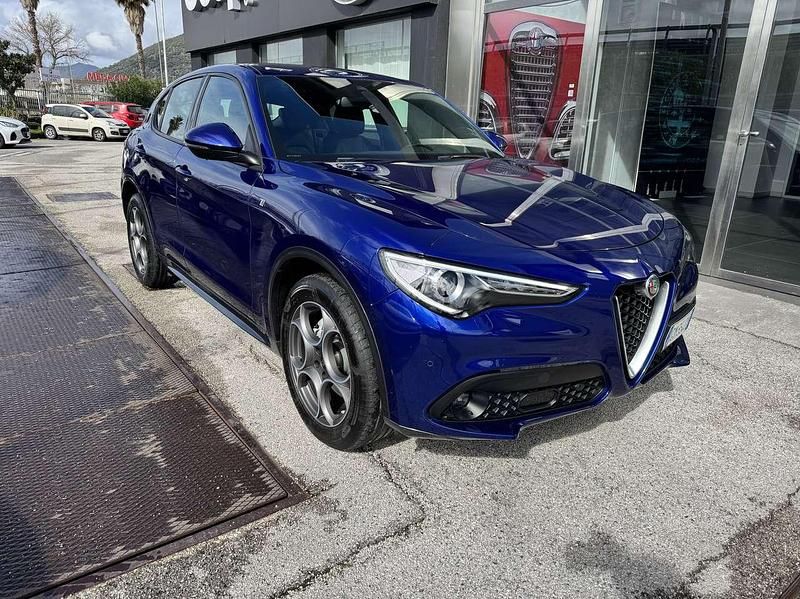 Usata Alfa Romeo Stelvio Ti 209 CV (153 kW) 2023 Blu/azzurro SUV