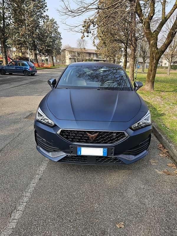 Usata Cupra Leon VZ 245 CV (180 kW) 2024 Blu/azzurro Berlina