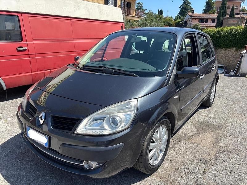 Argento Usata 2009 Renault Scénic III Monovolume | 1300 € (Ottimo prezzo) - Immagine 1/4