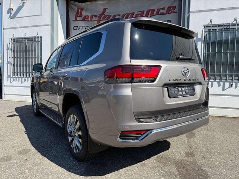 Nuova Toyota Land Cruiser Premium 306 CV (225 kW) 2025 Argento SUV