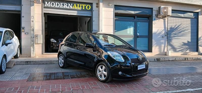 Usata Toyota Yaris 69 CV (50 kW) 2008 Nero Utilitaria