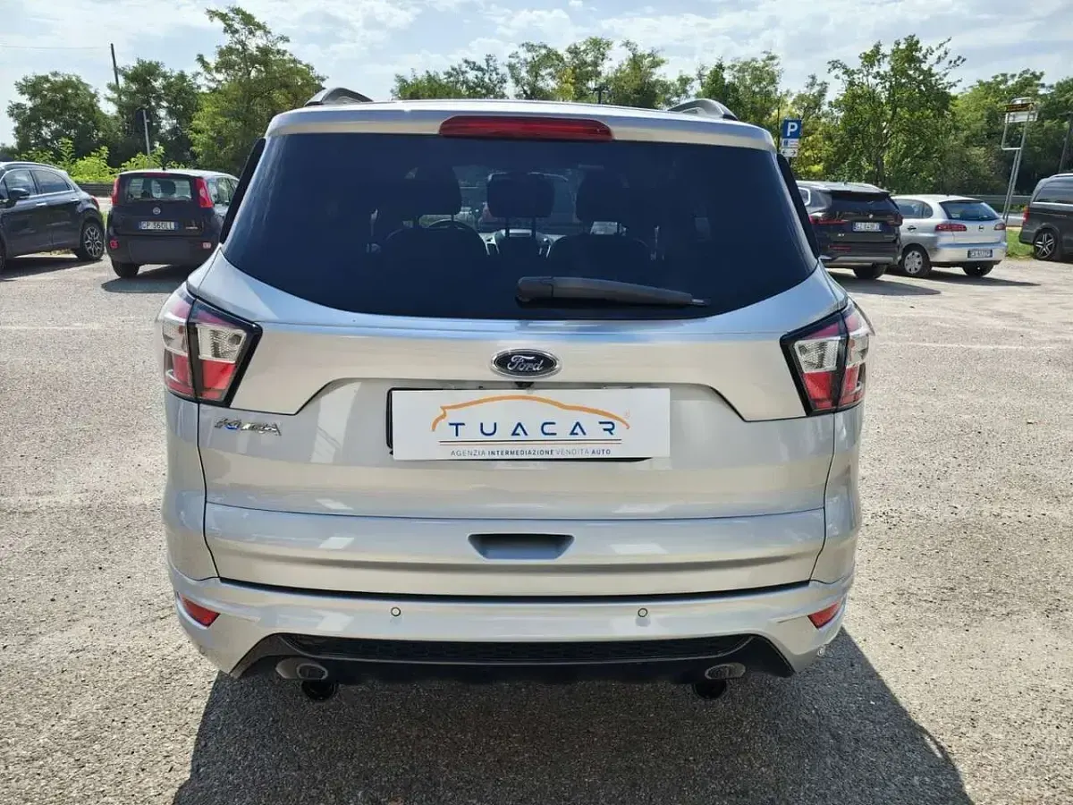 Usata Ford Kuga ST-Line 120 CV (88 kW) 2018 Grigio SUV