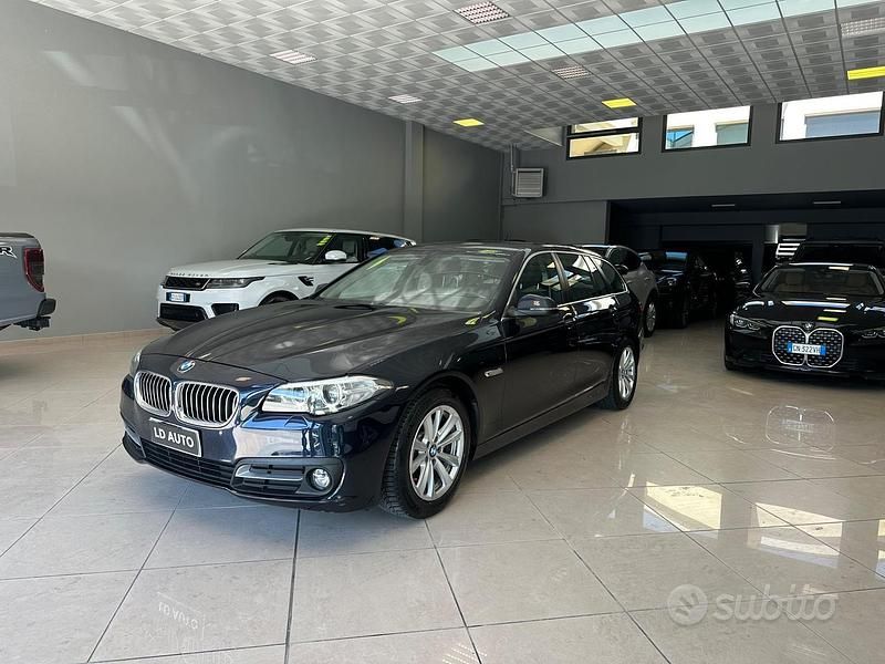 Usata BMW 520 Luxury Line 190 CV (139 kW) 2016 Blu Station wagon
