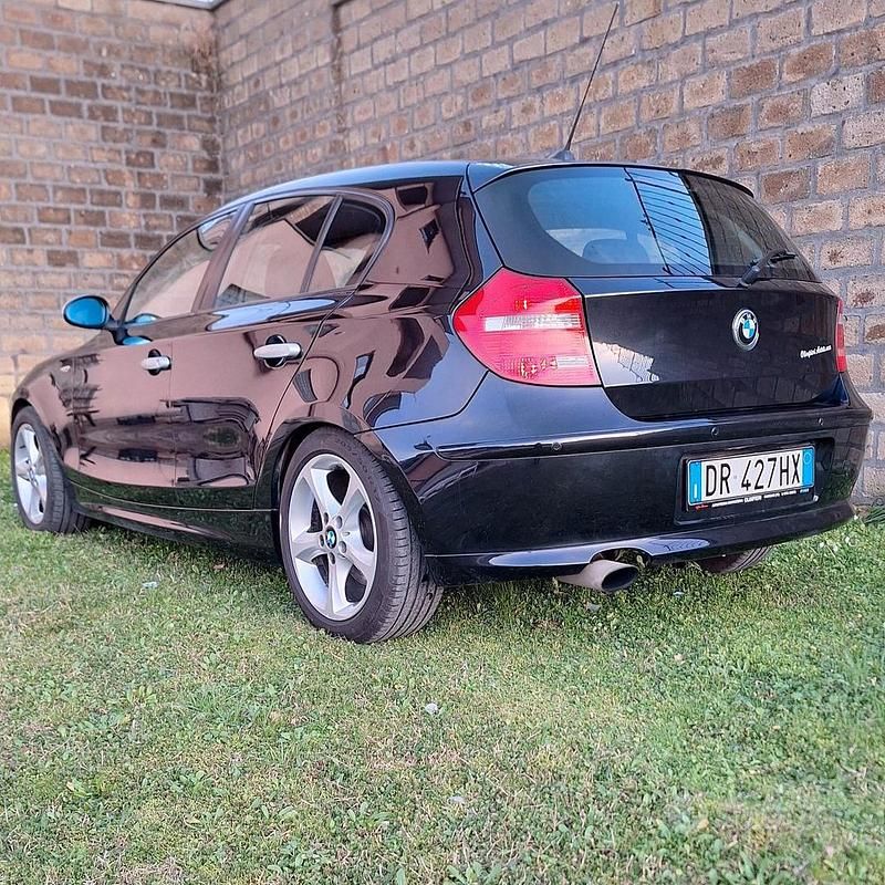 Usata BMW 120 179 CV (131 kW) 2008 Nero Utilitaria