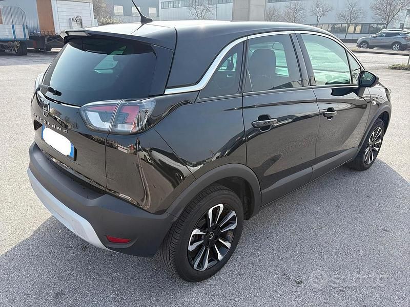 Usata Opel Crossland Elegance 110 CV (80 kW) 2023 Nero SUV
