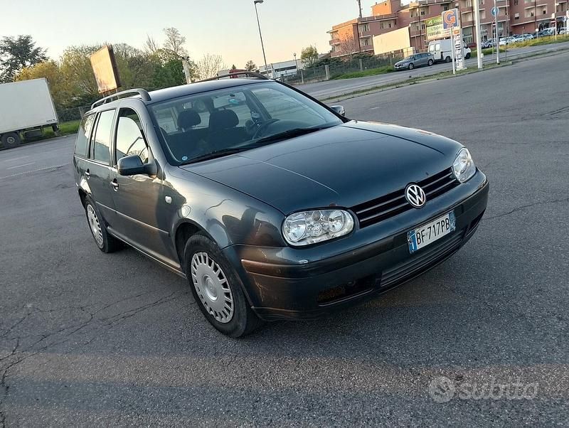 Usata VW Golf IV 100 CV (73 kW) 2000 Grigio Station wagon