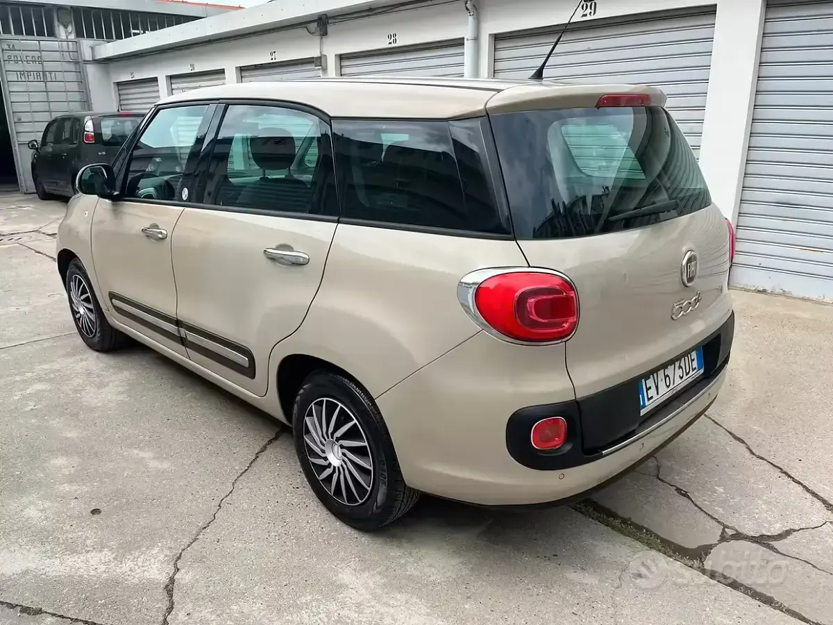 Usata Fiat 500L Living 105 CV (77 kW) 2014 Beige Monovolume