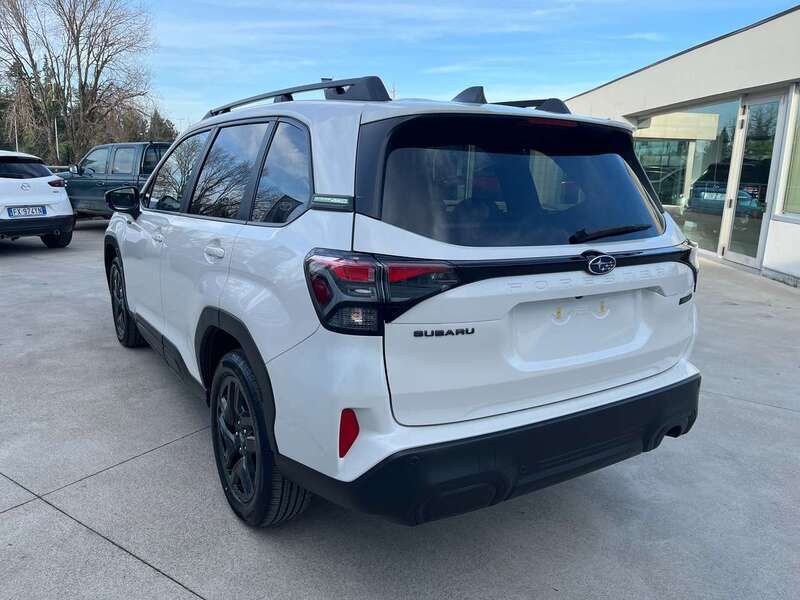 Nuova Subaru Forester Style 136 CV (100 kW) 2025 Blu/azzurro SUV