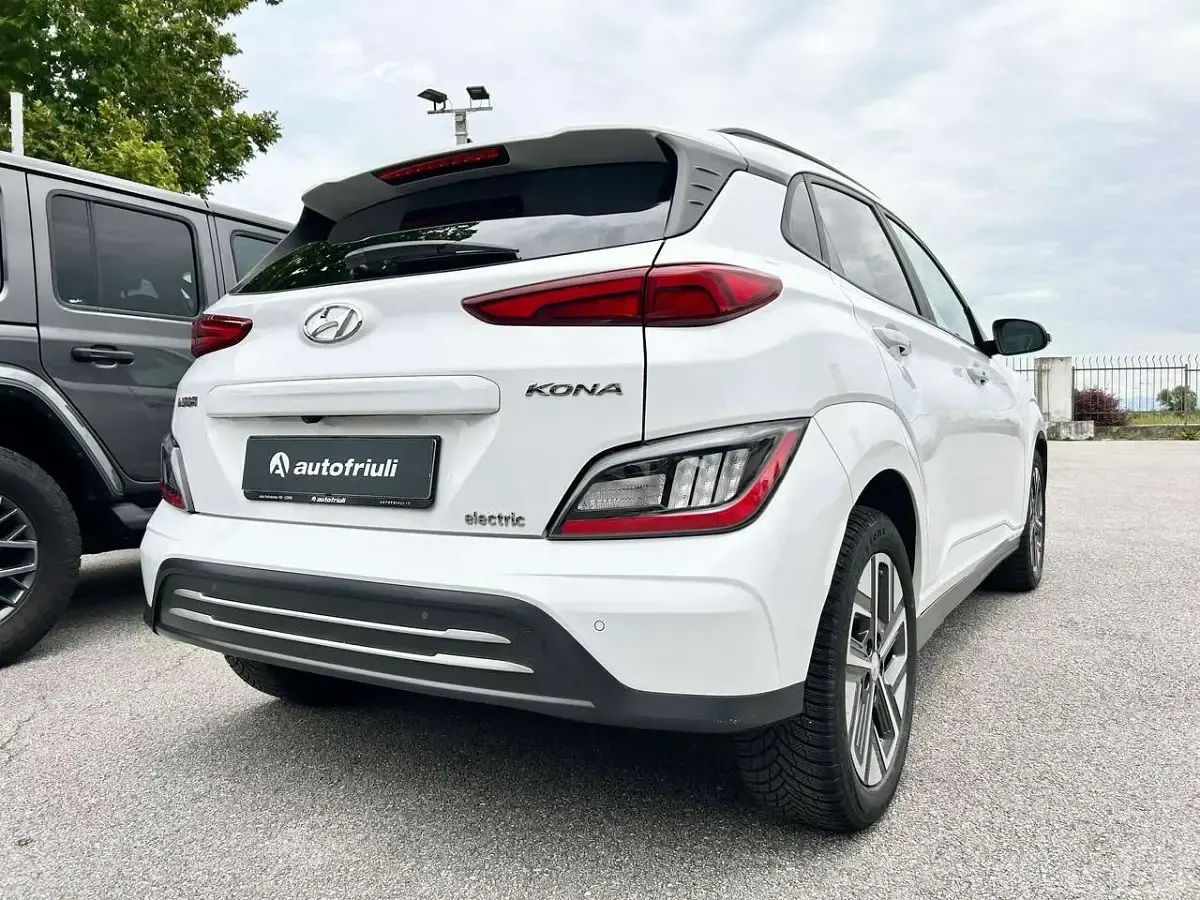 Usata Hyundai Kona 25 kW (35 CV) 2021 Polar white SUV