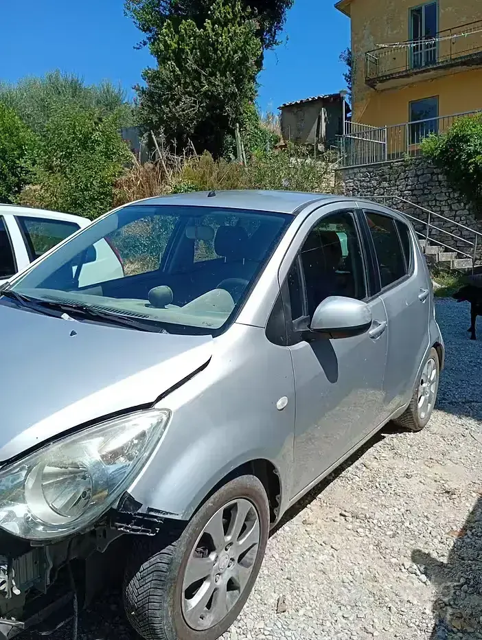 Usata Opel Agila 65 CV (47 kW) 2009 Grigio Utilitaria
