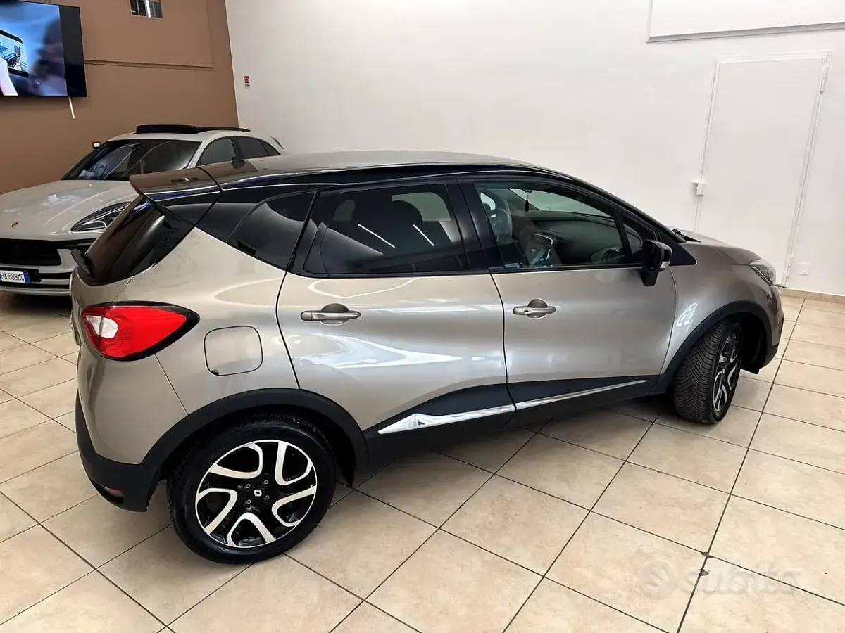 Usata Renault Captur 90 CV (66 kW) 2014 Marrone SUV