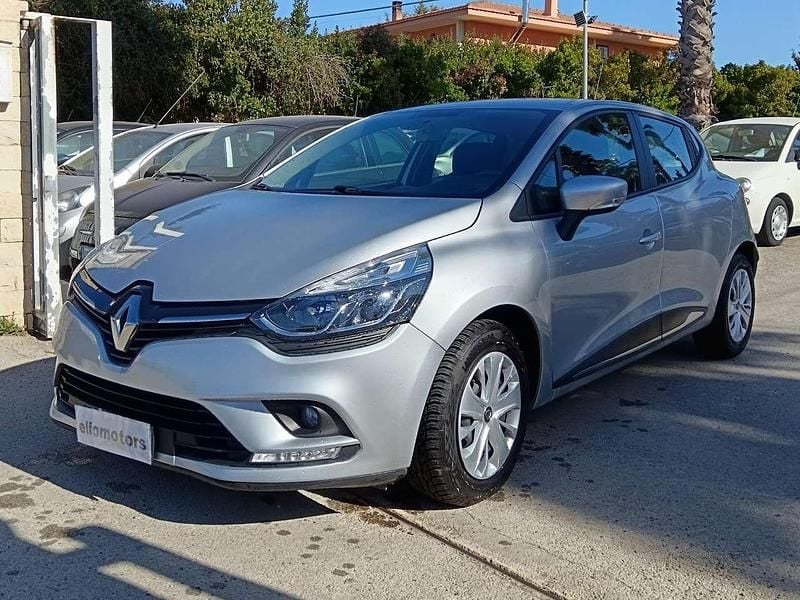 Usata Renault Clio IV Business 76 CV (55 kW) 2019 Argento Berlina