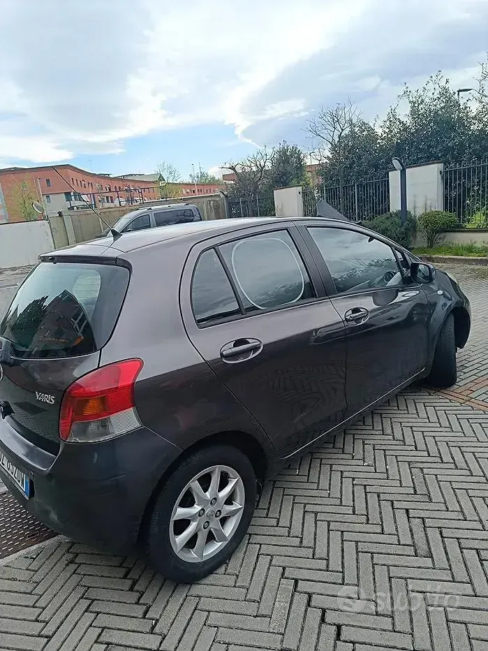Usata Toyota Yaris 100 CV (73 kW) 2009 Utilitaria