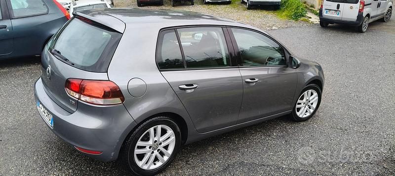 Usata VW Golf VI Highline 105 CV (77 kW) 2011 Grigio Utilitaria