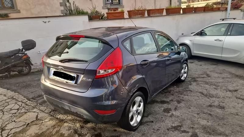 Usata Ford Fiesta Business Edition 96 CV (70 kW) 2012 Blu Utilitaria