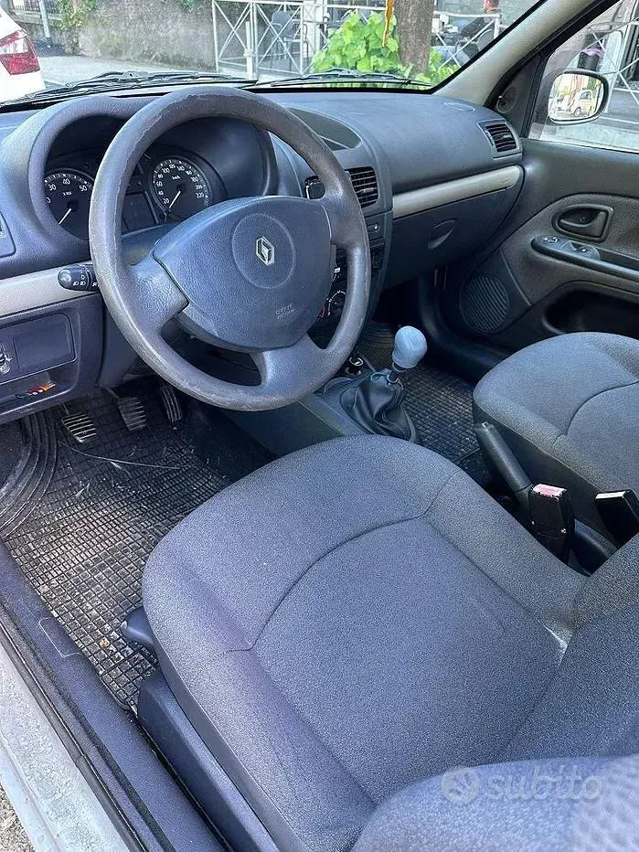 Usata Renault Clio II 58 CV (42 kW) 2004 Berlina
