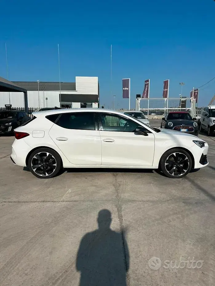 Usata Cupra Leon 150 CV (110 kW) 2024 Bianco Berlina
