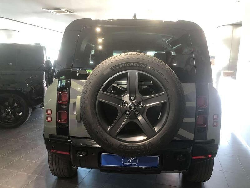 Usata Land Rover Defender HSE Dynamic 300 CV (220 kW) 2024 Verde SUV
