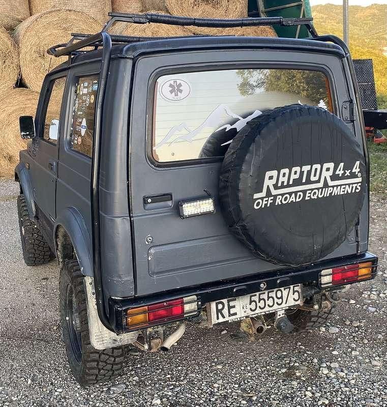 Begagnad Suzuki Samurai 64 HK (47 kW) 1988 Grå SUV